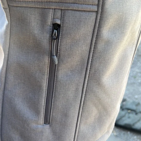 North Face wind proof, breathable and highly water resistant woman’s jacket sz S - Picture 3 of 15